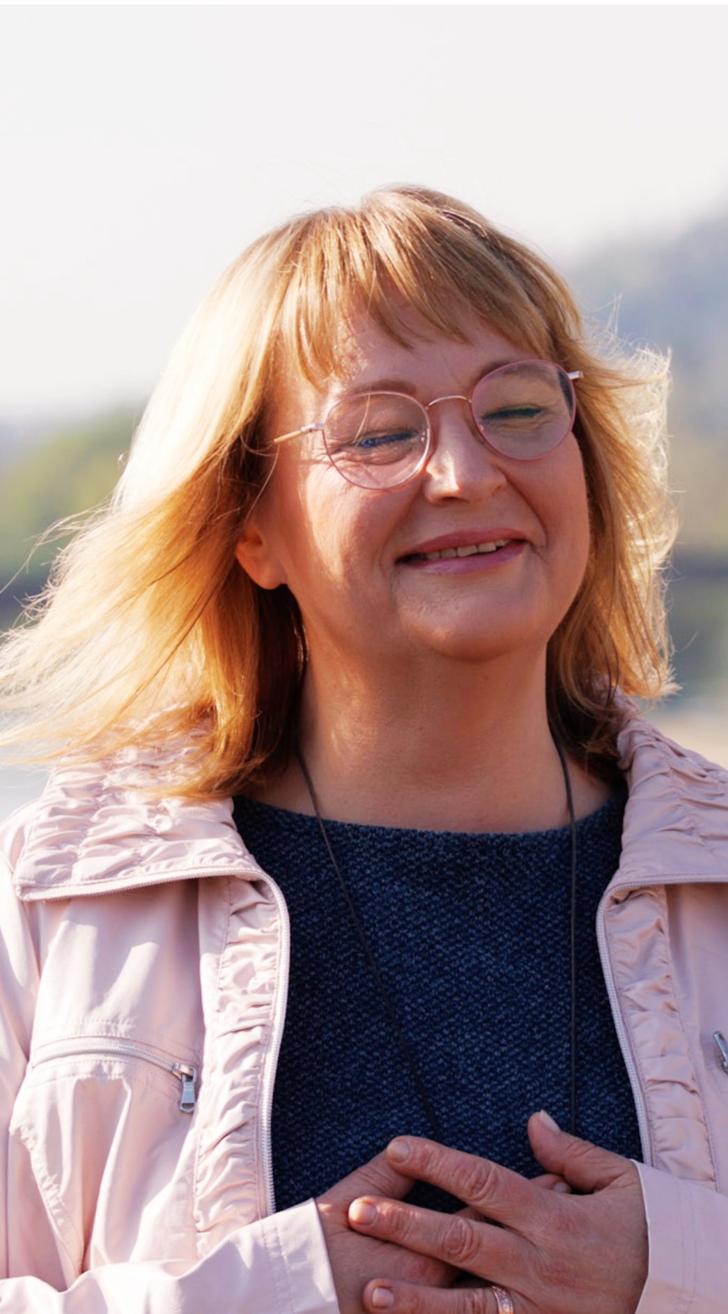 Andrea Dillmaier,glücklich lächelnd nach der Veränderung